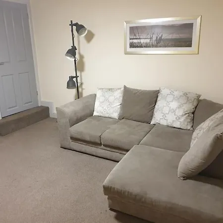 Διαμέρισμα Large Comfortable 1st Floor With Private Yard
