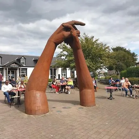 Large Comfortable 1st Floor With Private Yard Apartman *