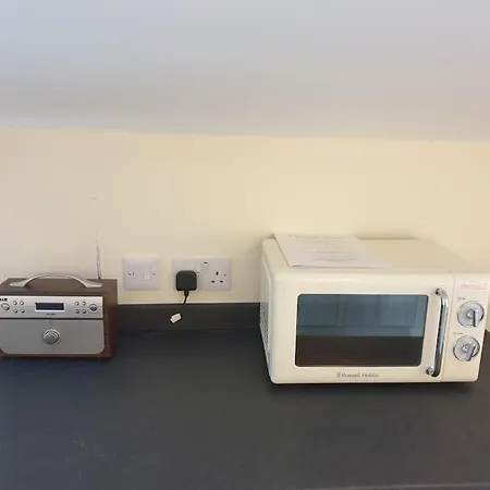 Large Comfortable 1st Floor With Private Yard Apartman *