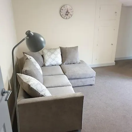 Apartman Large Comfortable 1st Floor With Private Yard Longtown
