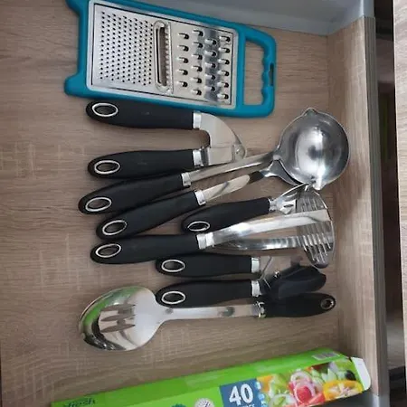 Apartman Large Comfortable 1st Floor With Private Yard *